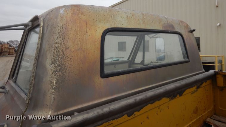 image for item DM1599 1970 GMC 5500 truck cab and chassis