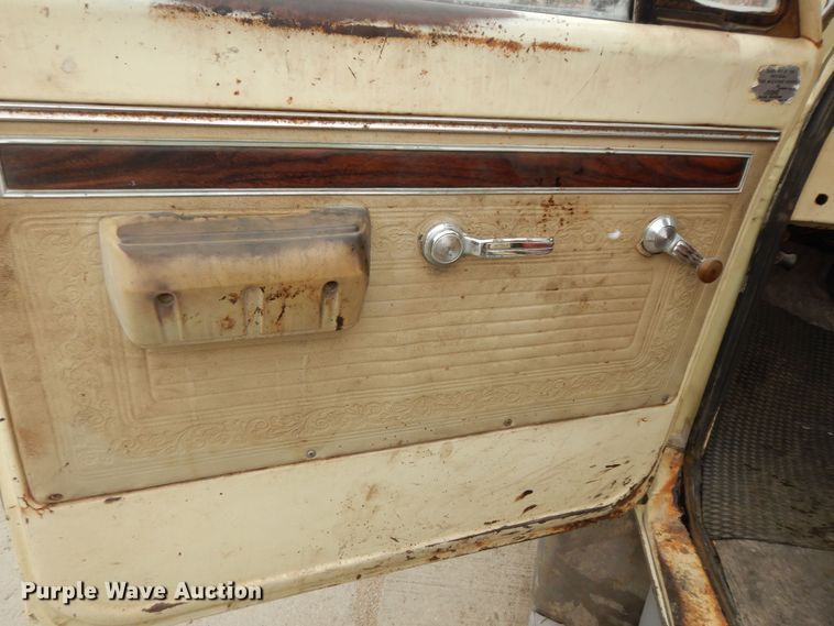 image for item DM1599 1970 GMC 5500 truck cab and chassis