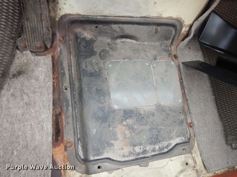 image for item DM1599 1970 GMC 5500 truck cab and chassis