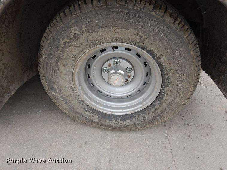 image for item DM1599 1970 GMC 5500 truck cab and chassis