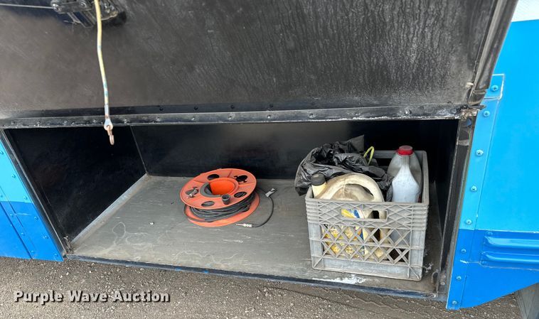 image for item DN2414 2005 Blue Bird All American school bus