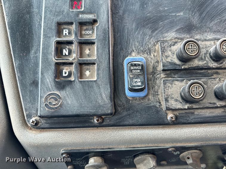 image for item DN2414 2005 Blue Bird All American school bus