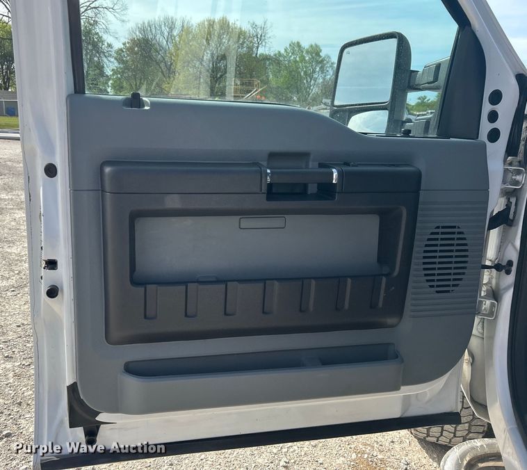 image for item DO1074 2015 Ford  F250 Super Duty SuperCab pickup truck