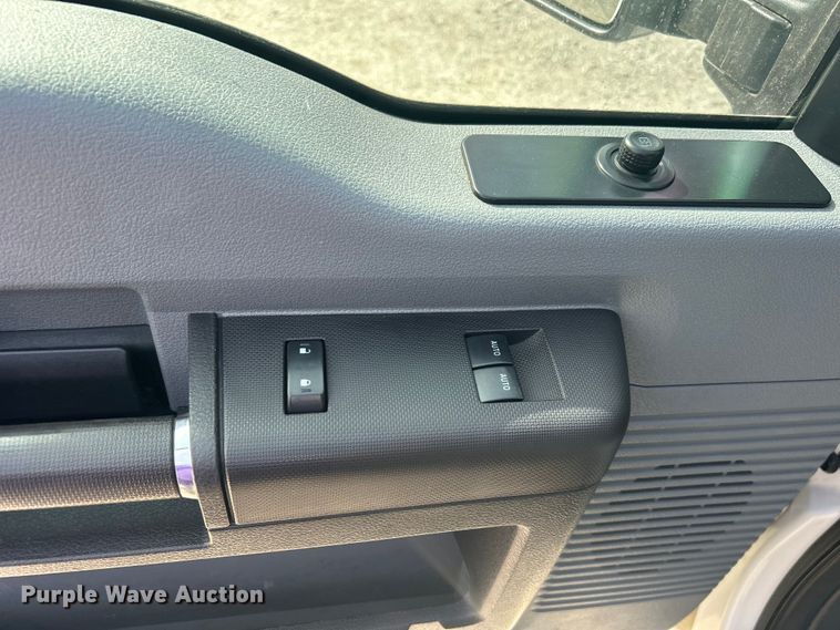 image for item DO1074 2015 Ford  F250 Super Duty SuperCab pickup truck