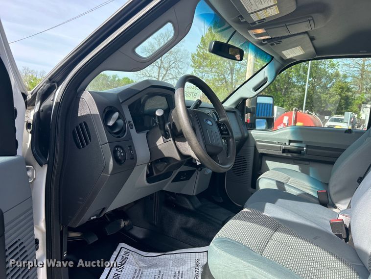 image for item DO1074 2015 Ford  F250 Super Duty SuperCab pickup truck