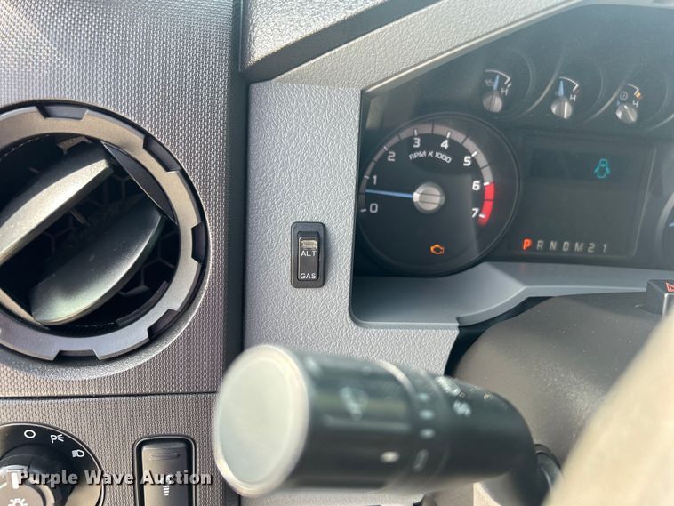 image for item DO1074 2015 Ford  F250 Super Duty SuperCab pickup truck