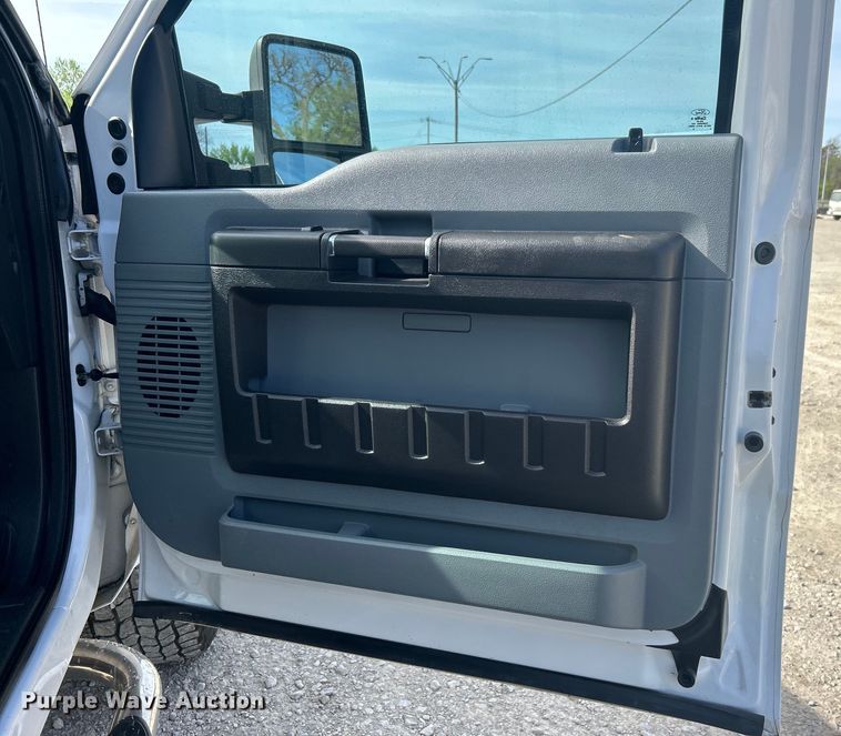 image for item DO1074 2015 Ford  F250 Super Duty SuperCab pickup truck