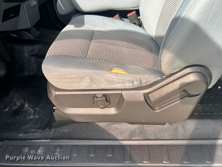 image for item DO1075 2015 Ford F250 Super Duty SuperCab pickup truck