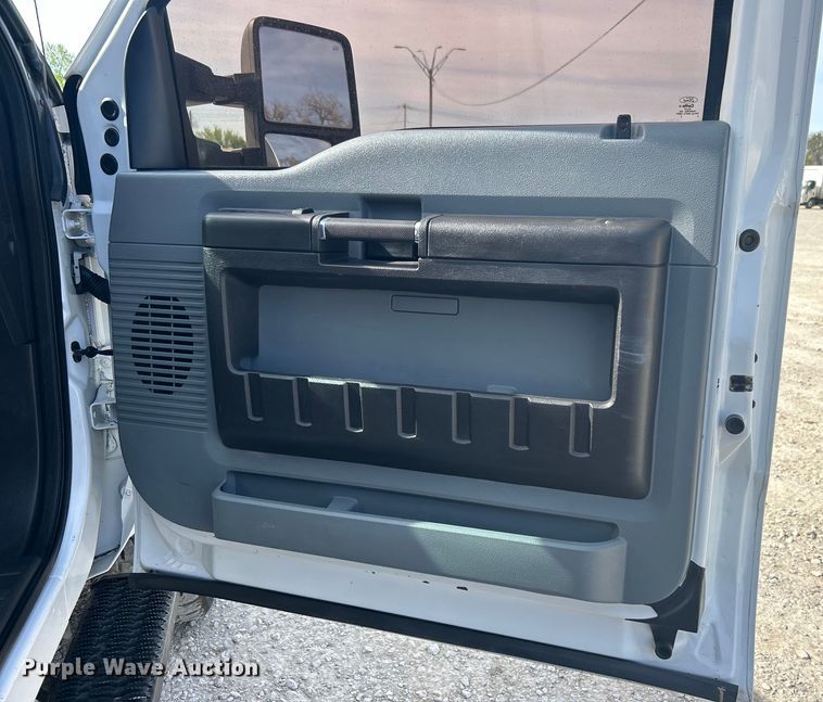 image for item DO1075 2015 Ford F250 Super Duty SuperCab pickup truck