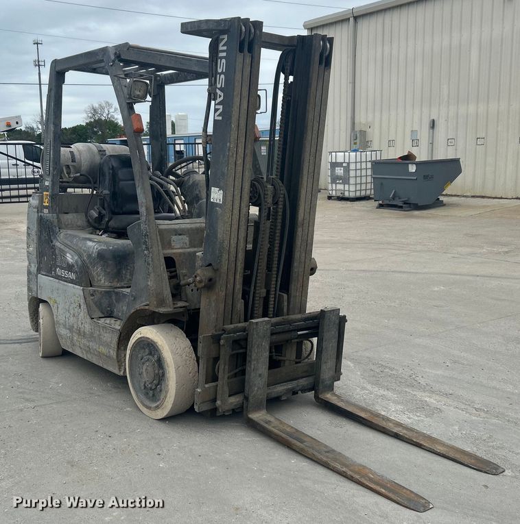 image for item DO1080 Nissan 50 forklift