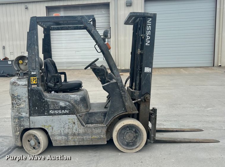image for item DO1080 Nissan 50 forklift