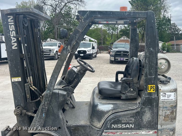 image for item DO1080 Nissan 50 forklift