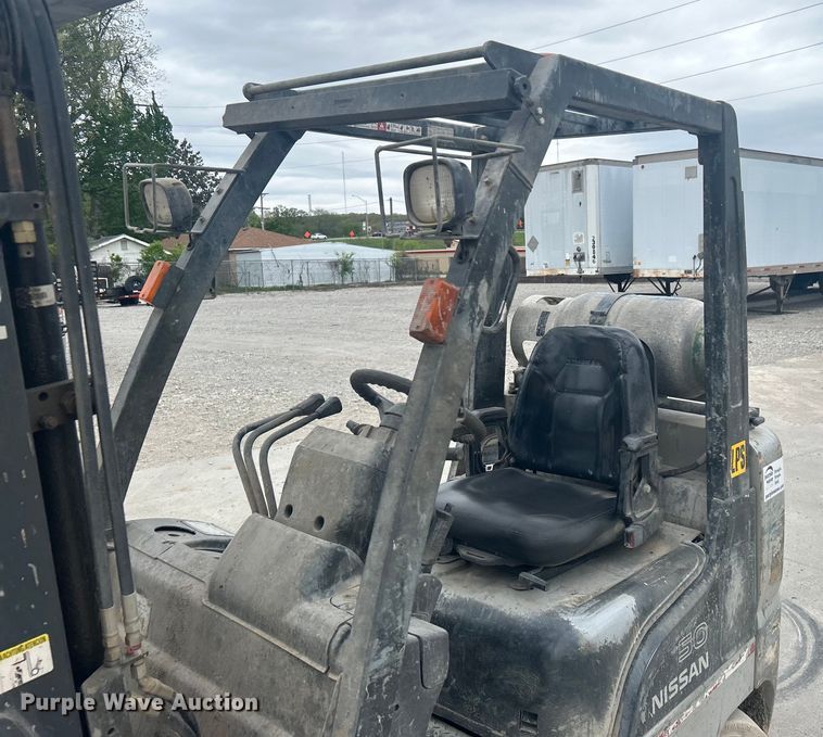 image for item DO1080 Nissan 50 forklift