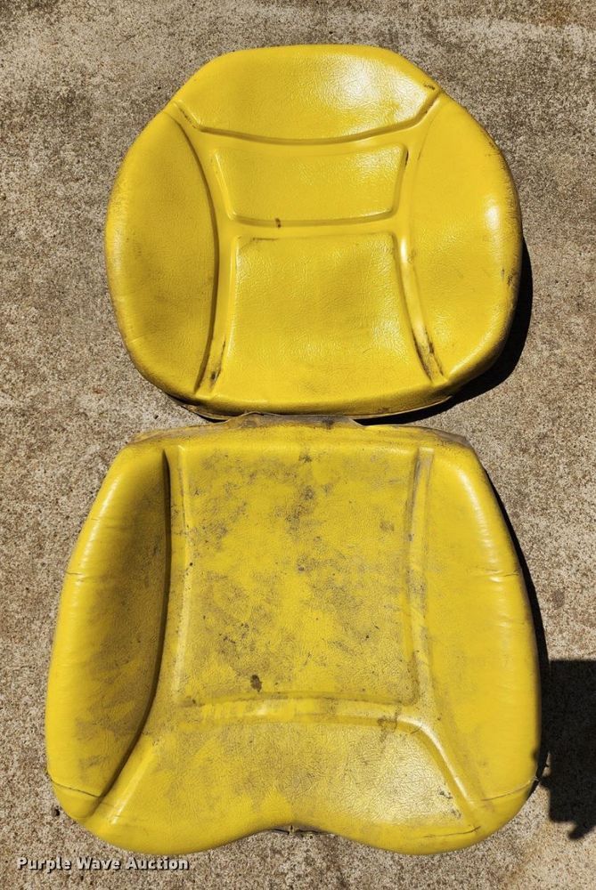 image for item DO1083 Great Dane Chariot ZTR lawn mower