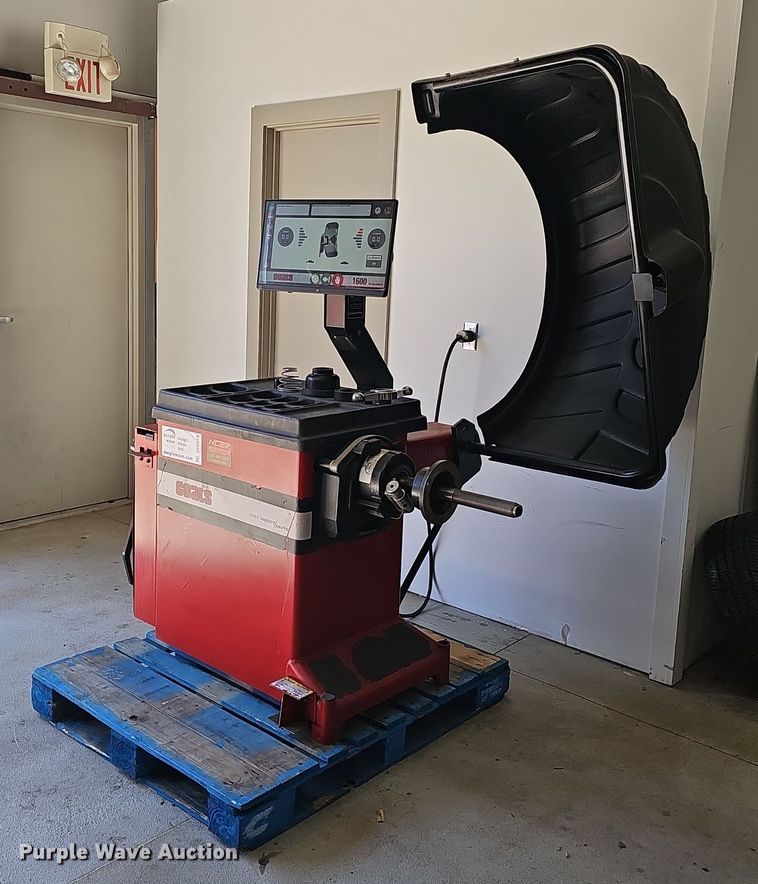 image for item DP0829 Coats 1600 Direct Drive 3D  tire balancer