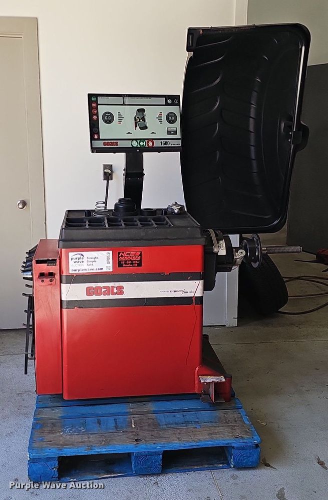 image for item DP0829 Coats 1600 Direct Drive 3D  tire balancer