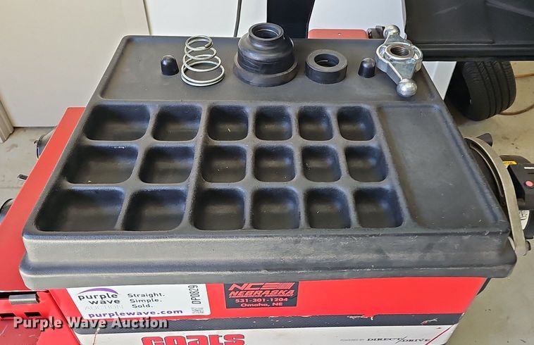 image for item DP0829 Coats 1600 Direct Drive 3D  tire balancer