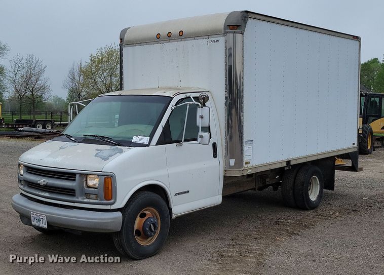 image for item DP1327 1997 Chevrolet Express G3500 box truck