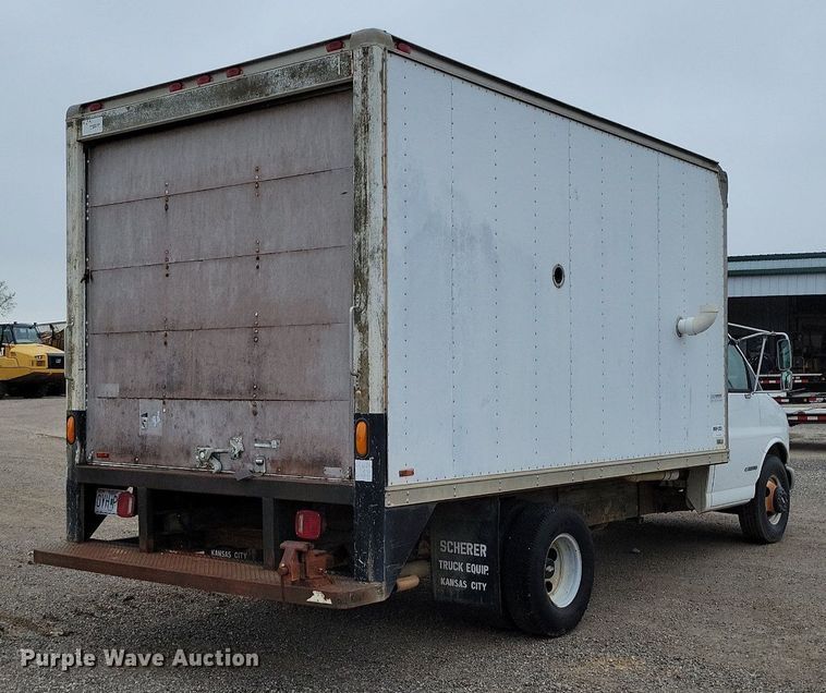 image for item DP1327 1997 Chevrolet Express G3500 box truck