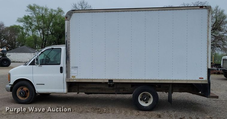 image for item DP1327 1997 Chevrolet Express G3500 box truck