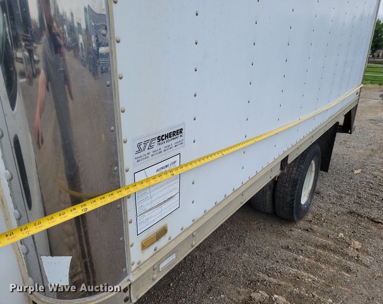 image for item DP1327 1997 Chevrolet Express G3500 box truck