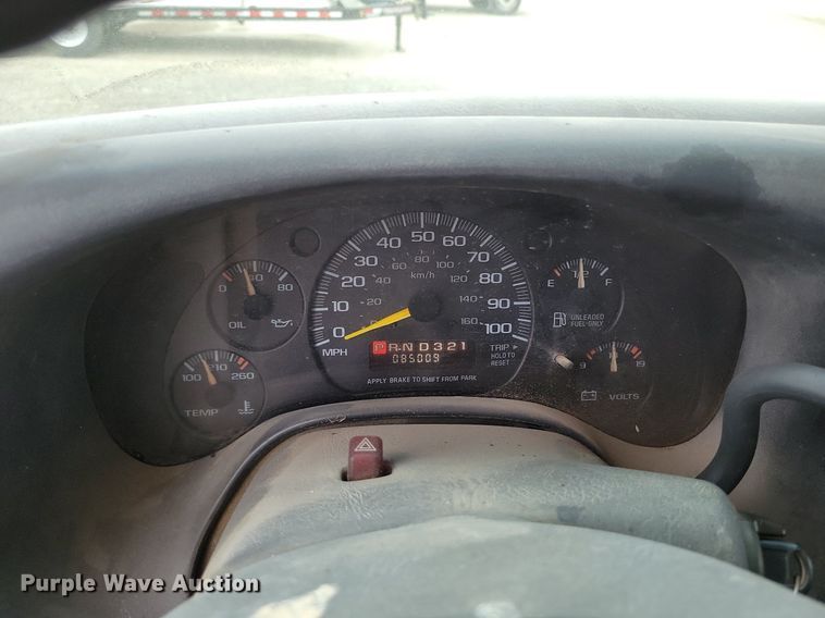 image for item DP1327 1997 Chevrolet Express G3500 box truck