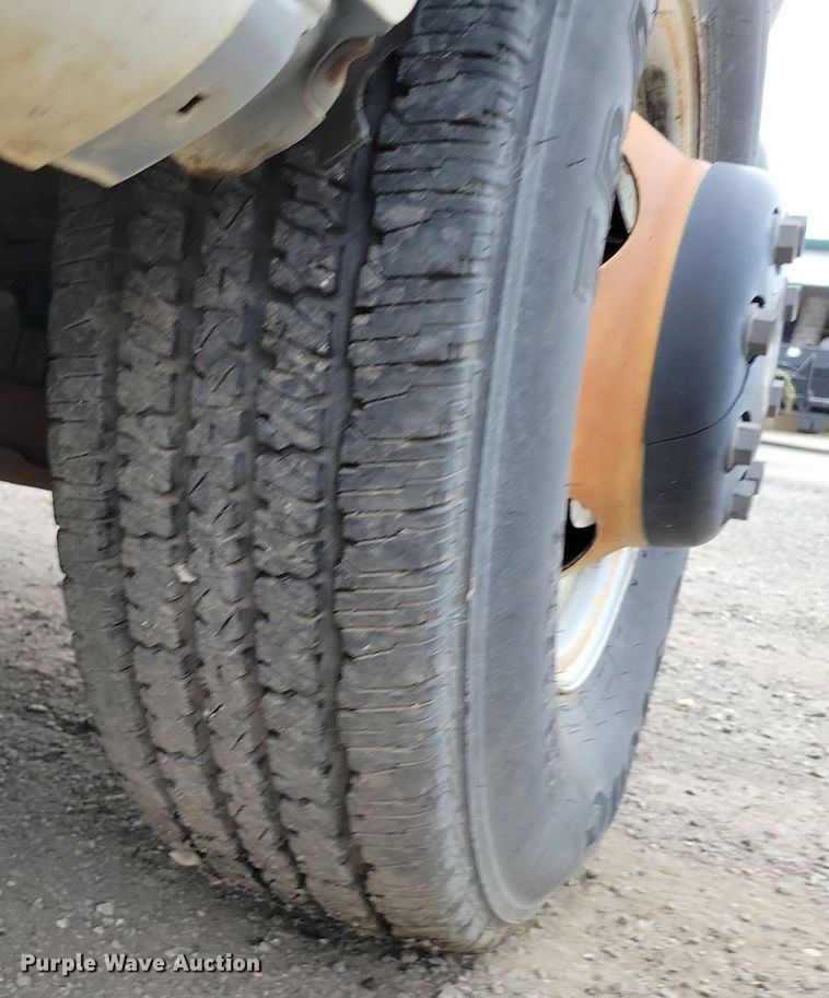 image for item DP1327 1997 Chevrolet Express G3500 box truck