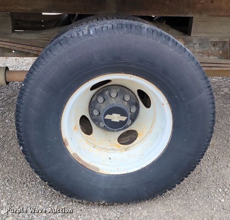 image for item DP1327 1997 Chevrolet Express G3500 box truck