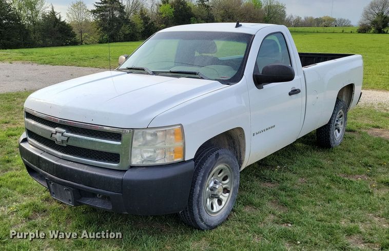 image for item DP1341 2007 Chevrolet  Silverado 1500 pickup truck