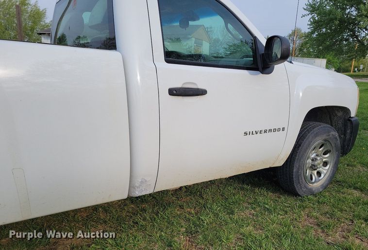 image for item DP1341 2007 Chevrolet  Silverado 1500 pickup truck