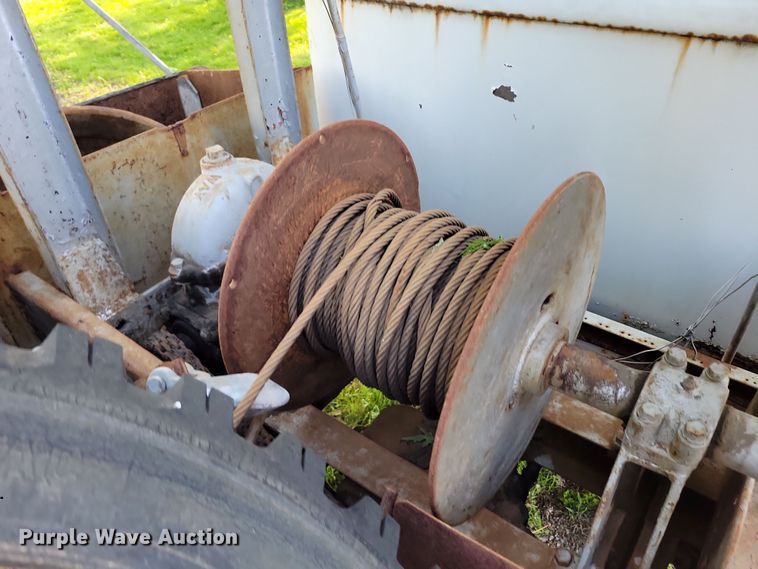 image for item DP1342 1946 International tow truck