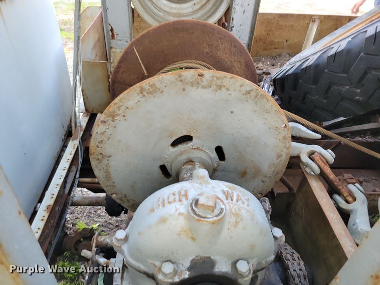 image for item DP1342 1946 International tow truck