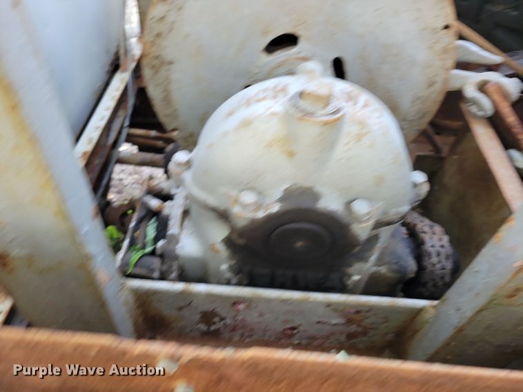 image for item DP1342 1946 International tow truck