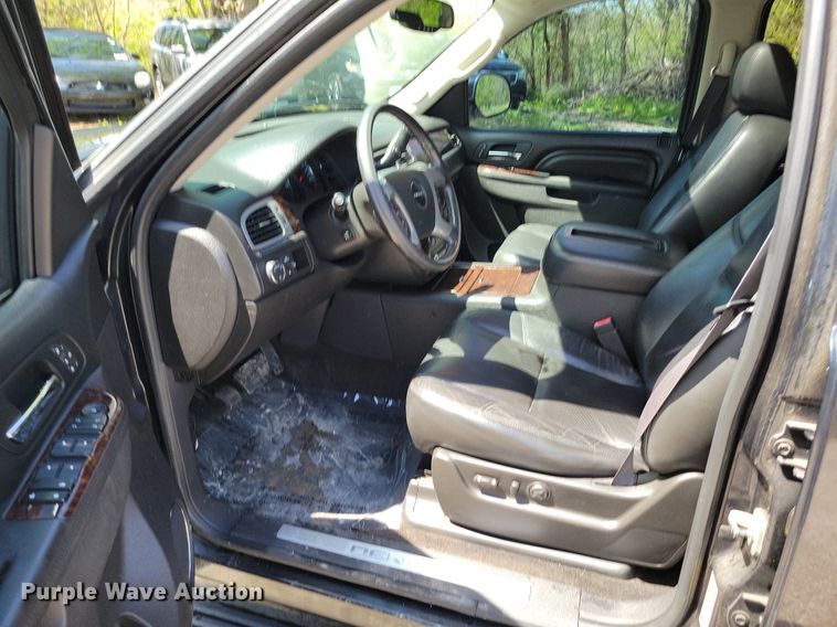 image for item DP1347 2011 GMC Yukon Denali XL SUV