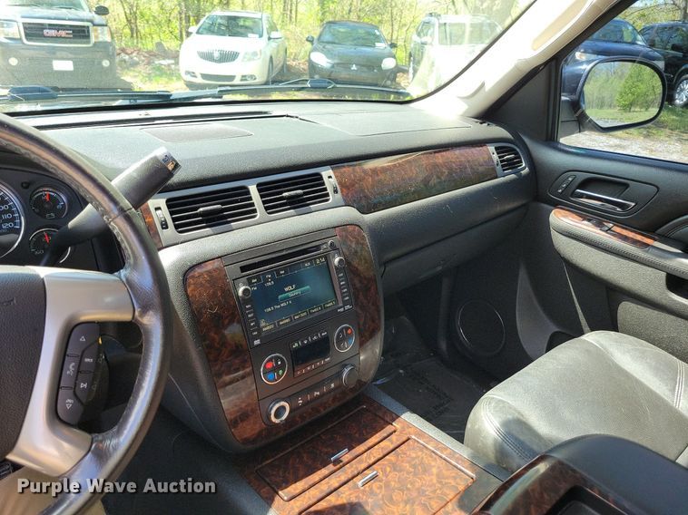 image for item DP1347 2011 GMC Yukon Denali XL SUV