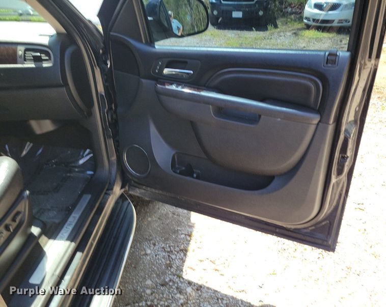 image for item DP1347 2011 GMC Yukon Denali XL SUV