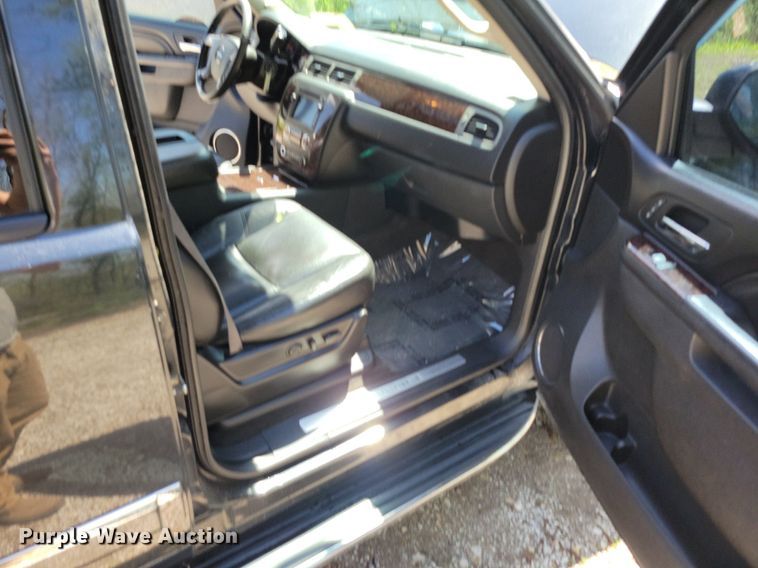 image for item DP1347 2011 GMC Yukon Denali XL SUV