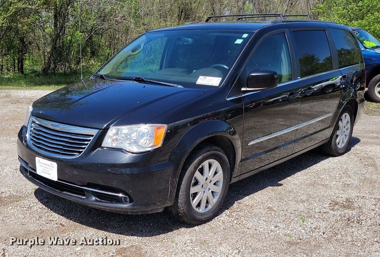 image for item DP1349 2014 Chrysler Town and Country van