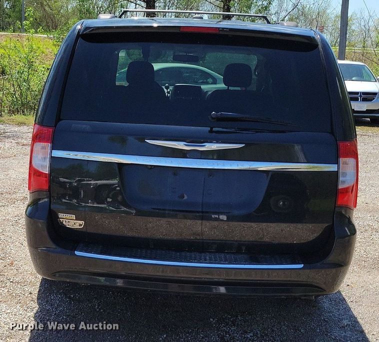 image for item DP1349 2014 Chrysler Town and Country van