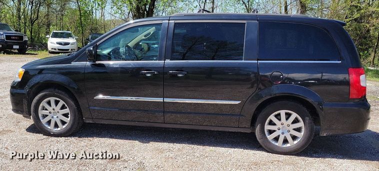 image for item DP1349 2014 Chrysler Town and Country van