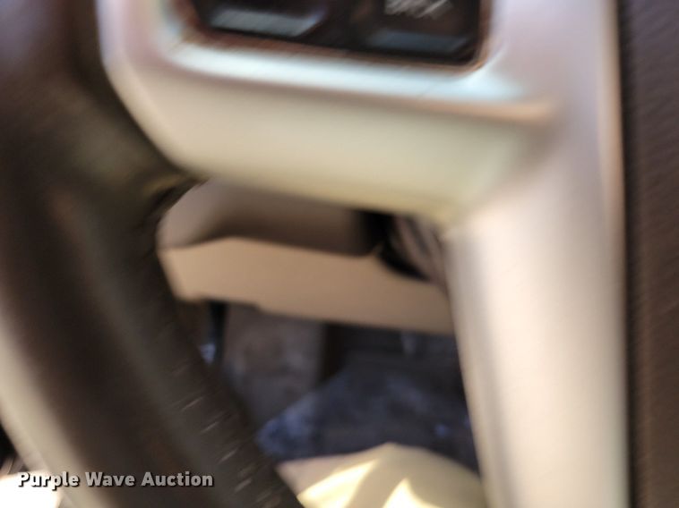 image for item DP1349 2014 Chrysler Town and Country van