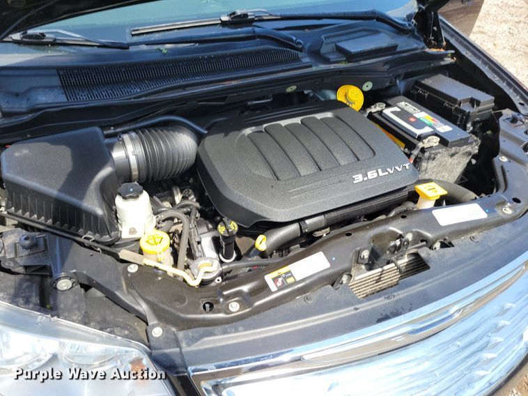 image for item DP1349 2014 Chrysler Town and Country van