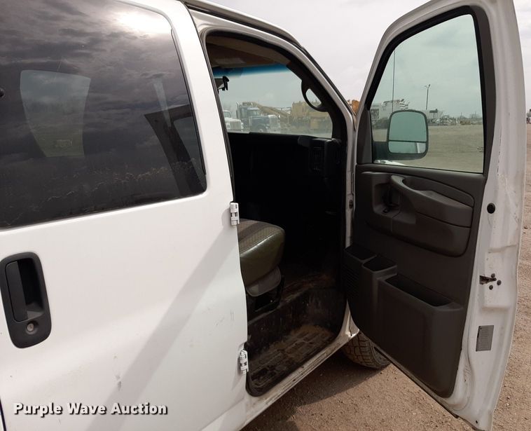 image for item DP2759 2014 Chevrolet Express 3500 van