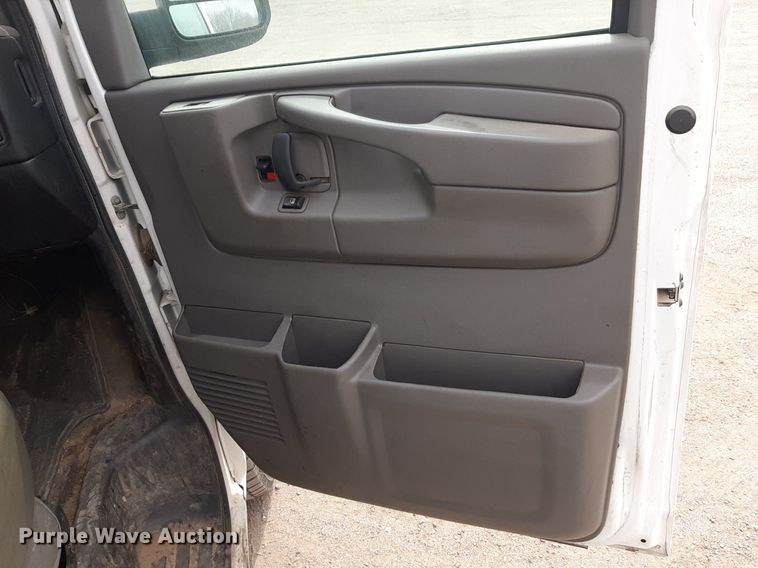 image for item DP2759 2014 Chevrolet Express 3500 van