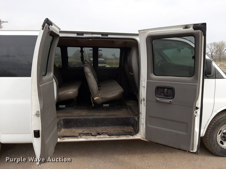 image for item DP2759 2014 Chevrolet Express 3500 van