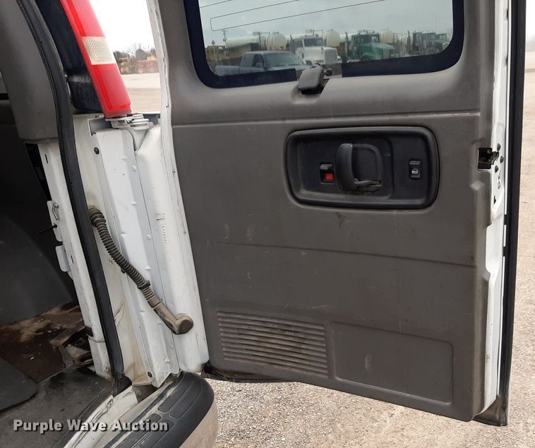 image for item DP2759 2014 Chevrolet Express 3500 van