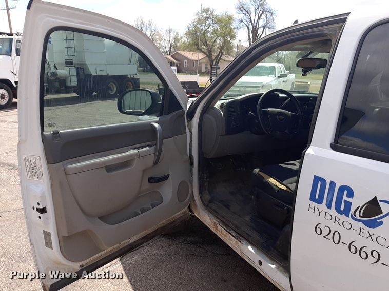 image for item DP2769 2012 Chevrolet  Silverado 1500 Ext. Cab pickup truck