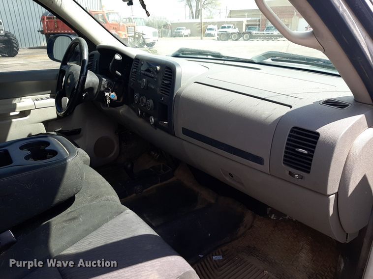 image for item DP2769 2012 Chevrolet  Silverado 1500 Ext. Cab pickup truck