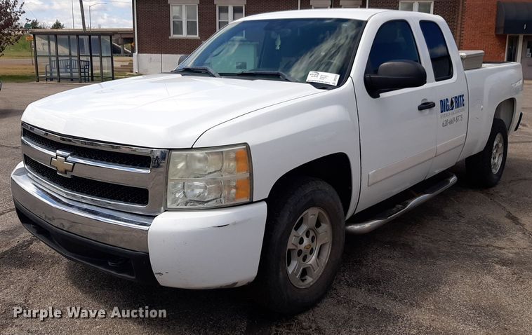 image for item DP2770 2008 Chevrolet  Silverado 1500 Ext. Cab pickup truck