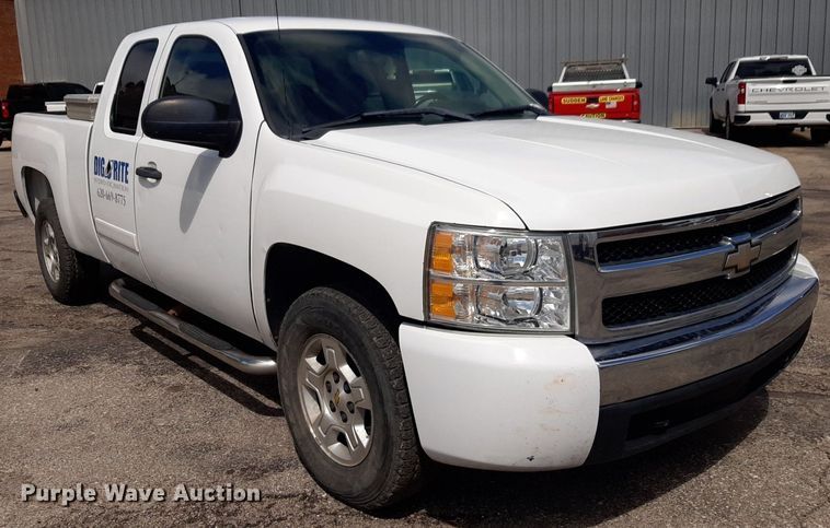 image for item DP2770 2008 Chevrolet  Silverado 1500 Ext. Cab pickup truck